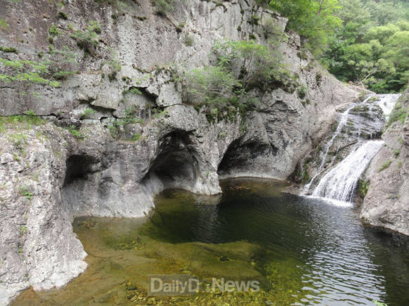 청송주왕산 용연폭포